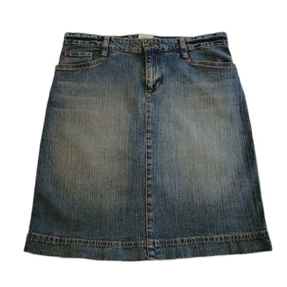 Izod Jeans Dirty Wash Faded Blue Jean Denim Mini Skirt Size 4 - Picture 1 of 5